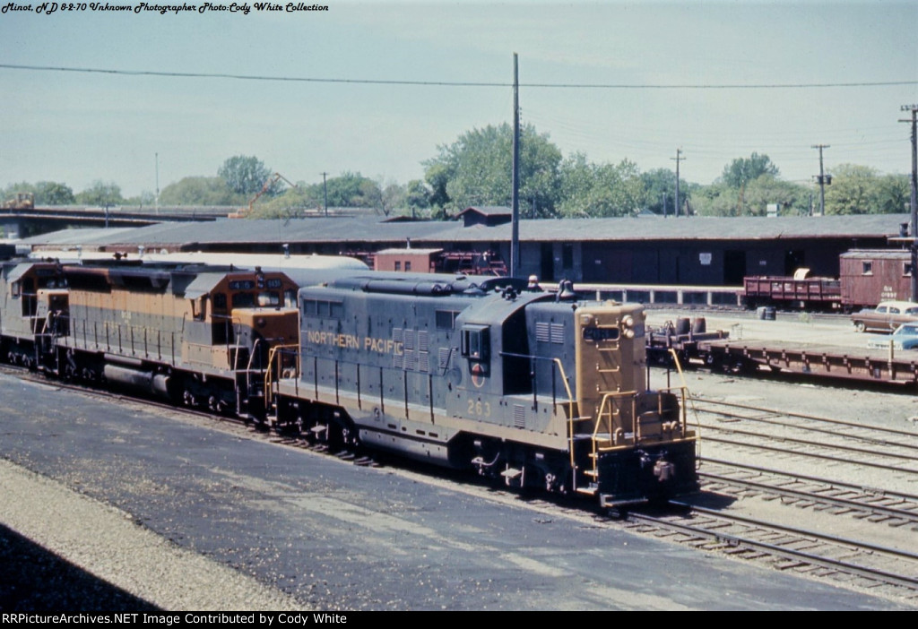 Northern Pacific GP9 263